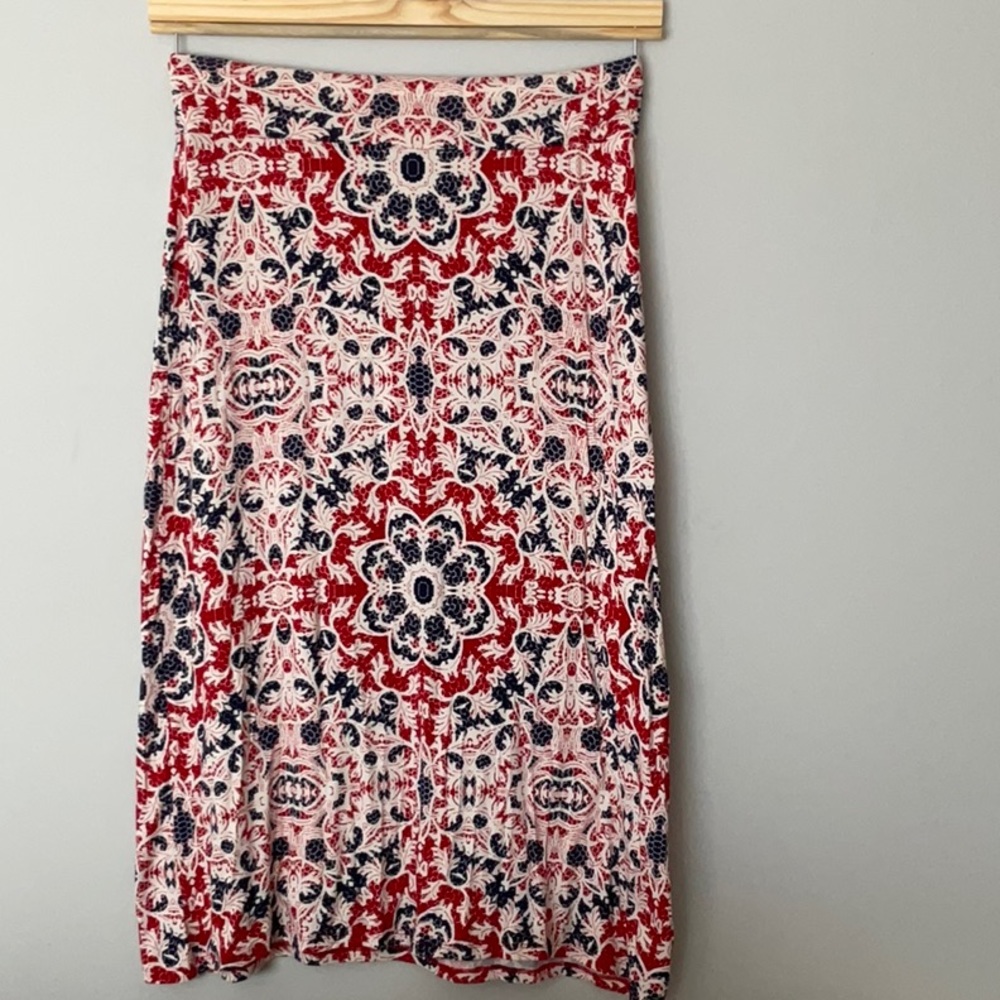 Liz Claiborne, Size M, elastic waist, maxi skirt. Red/blue/white